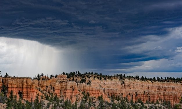 Hiking the Hoodoos in Bryce Canyon National Park, Utah